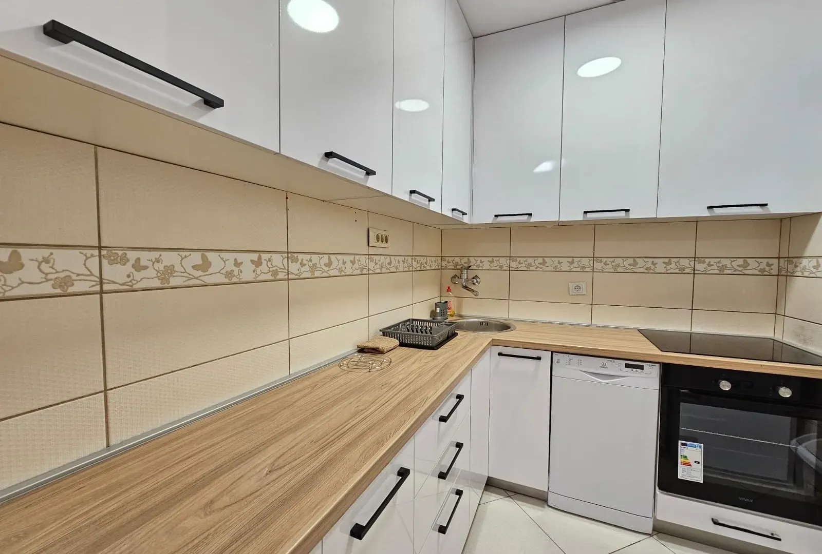 Prodaja, trosoban stan, 80m², Budva, Crna Gora