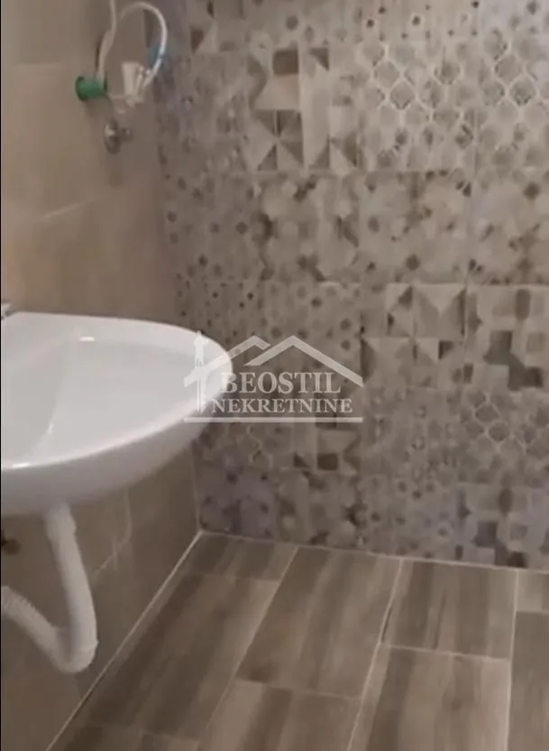 Prodaja, trosoban stan, 32m², Zemun Sve Podlokacije, Beograd