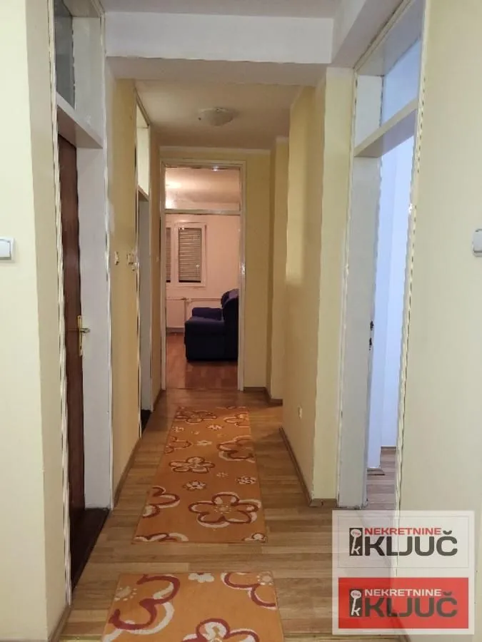 Prodaja, trosoban stan, 82m², Centar, Novi Sad