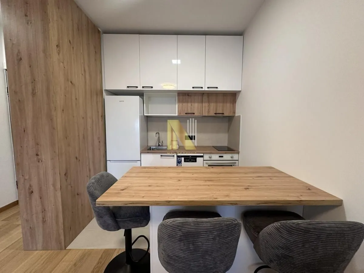 Izdavanje, jednosoban stan, 35m², Grbavica, Novi Sad Sve Podlokacije