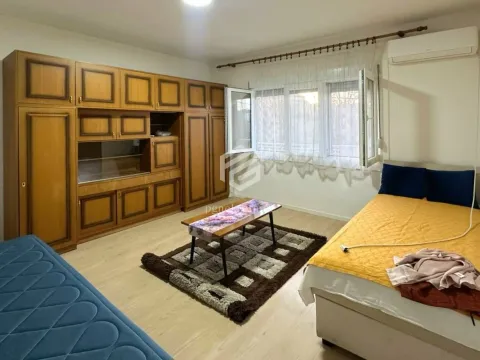 Izdavanje, trosoban stan, 100m², Zagorič, Podgorica - image 10