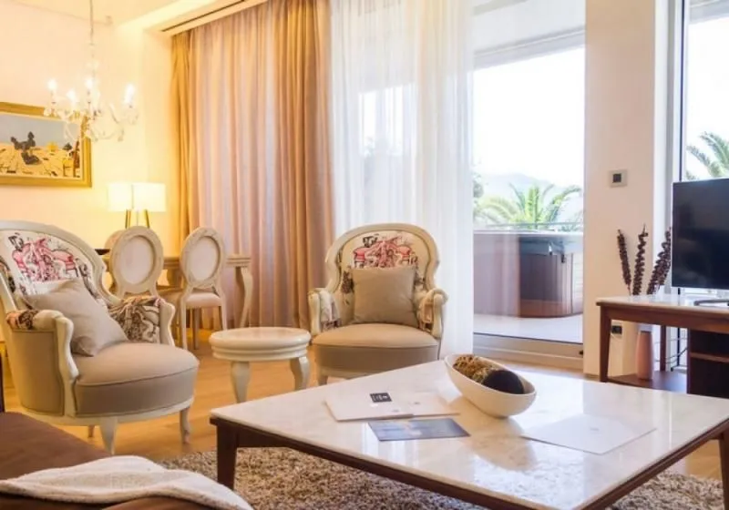 Sale, three bedroom apartment, 502m², Budva, Crna Gora