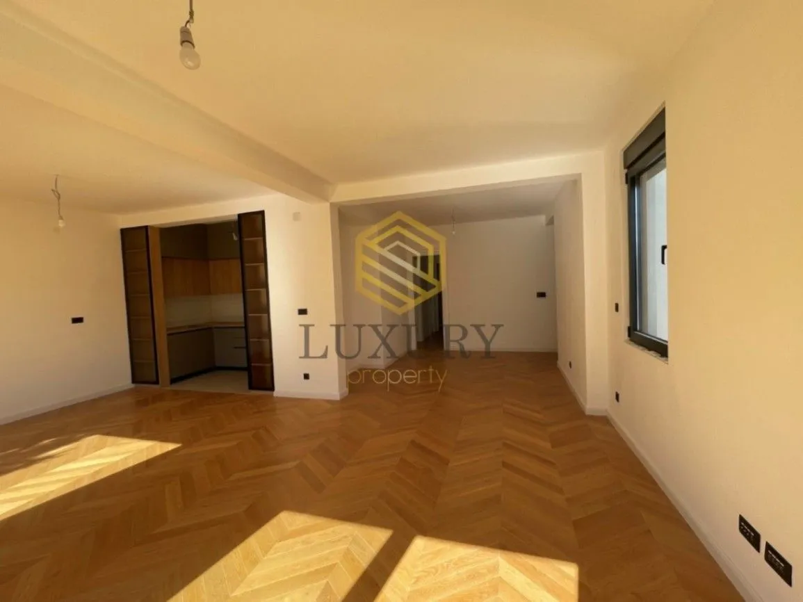 Rent, three bedroom apartment, 130m², City Kvart, Podgorica