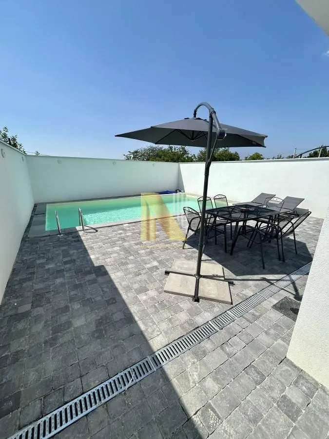 Izdavanje, kuća, 180m², Sremska Kamenica, Petrovaradin