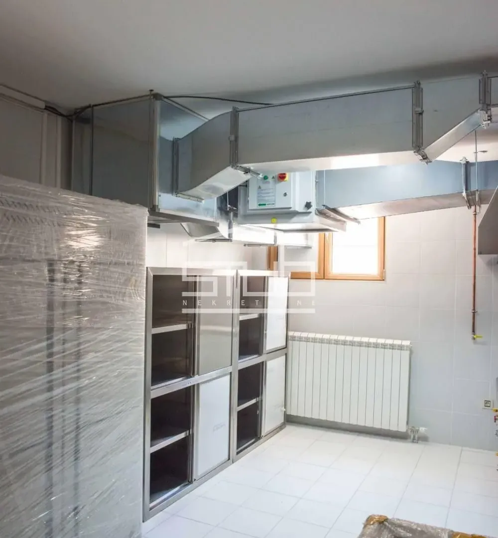 Izdavanje, kuća, 1400m², Savski Venac, Beograd