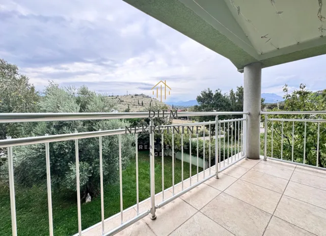 Rent, house, 175m², Podgorica, Crna Gora