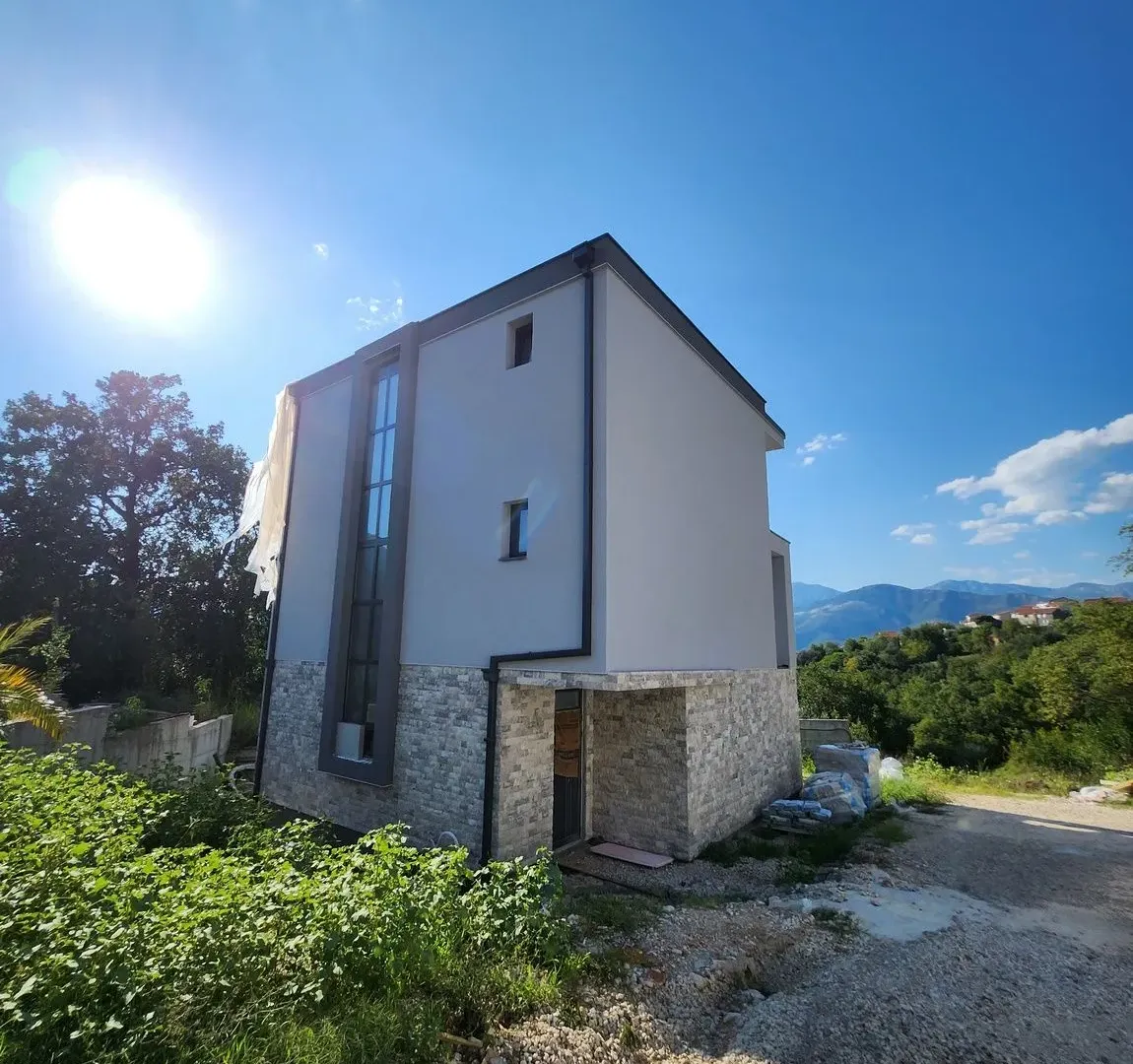Prodaja, kuća, 230m², Kalimanj, Tivat