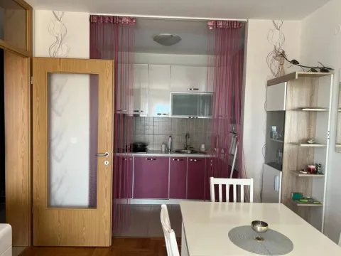Rent, one bedroom apartment, 42m², Bar, Crna Gora - image 2