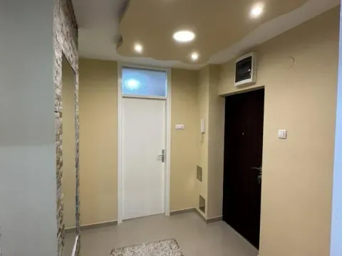 Izdavanje, dvosoban stan, 55m², Bulevar, Niš - image 8