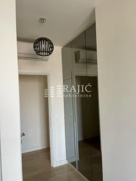 Rent, four bedroom apartment, 155m², Savski Venac, Beograd - image 8