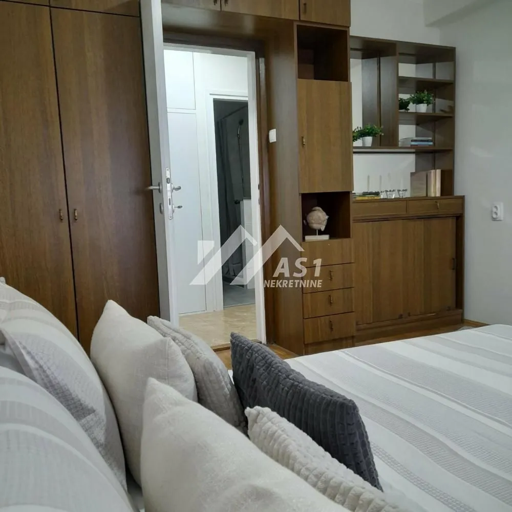 Izdavanje, dvosoban stan, 60m², Rotkvarija, Novi Sad Sve Podlokacije
