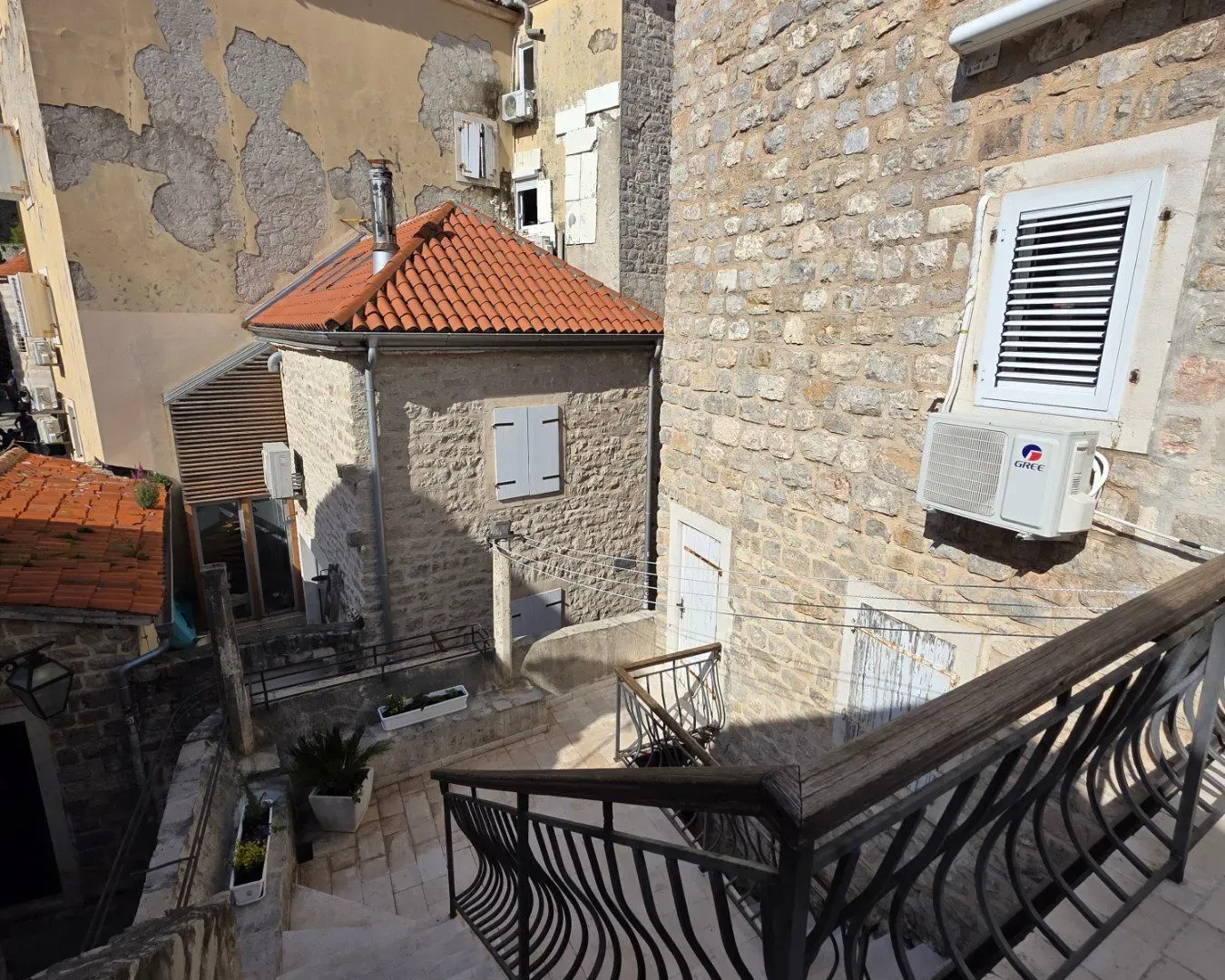 Rent, three bedroom apartment, 120m², Stari Grad, Budva
