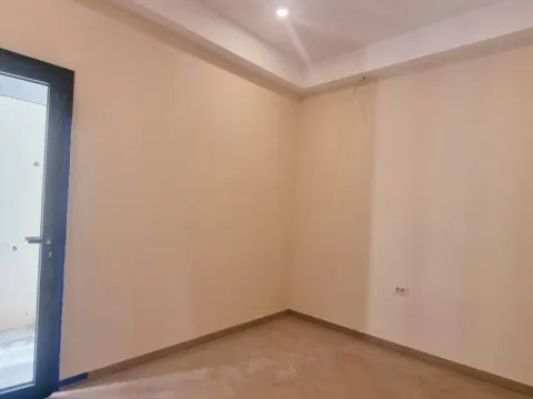 Sale, two bedroom apartment, 80m², Dobrota, Kotor - image 10