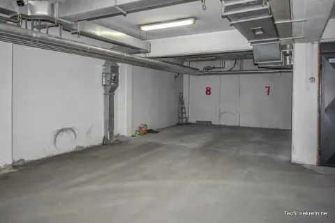 Izdavanje, četvorosoban stan, 107m², Vračar, Šid - image 19