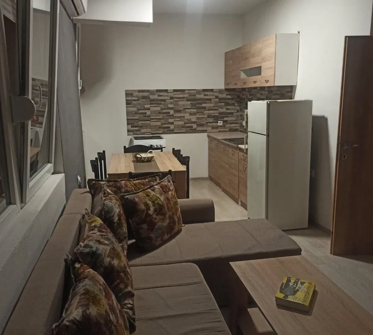 Prodaja, dvosoban stan, 52m², Centar, Nikšić