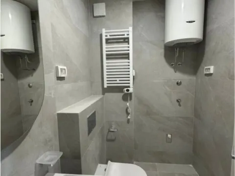 Izdavanje, jednosoban stan, 49m², Central Point, Podgorica - image 12