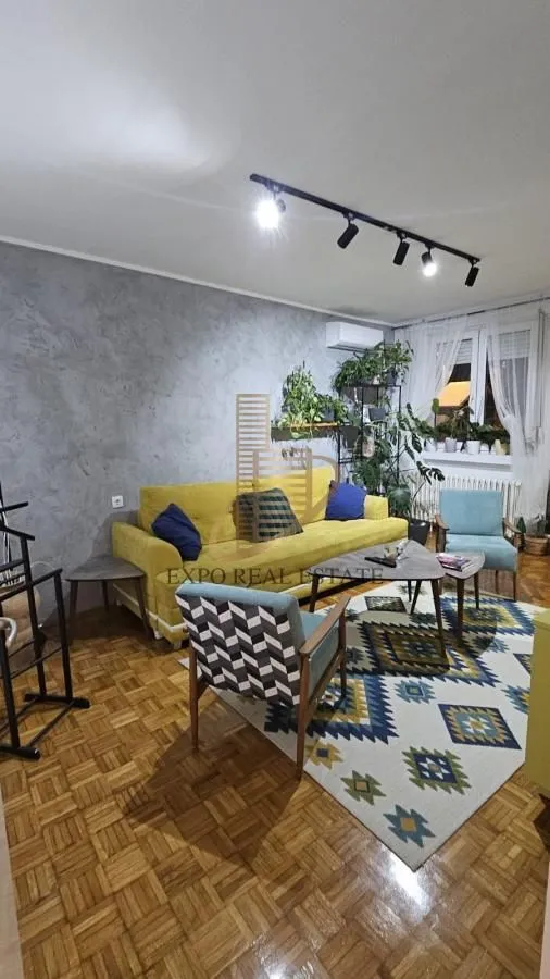 Prodaja, dvosoban stan, 52m², Centar, Novi Sad