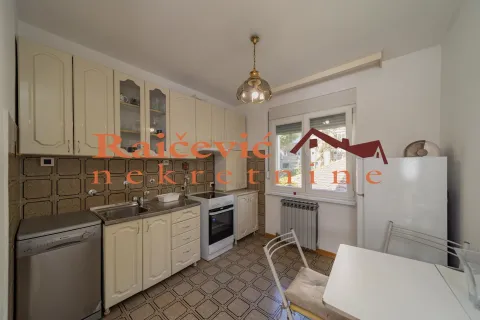 Rent, two bedroom apartment, 60m², Autokomanda, Voždovac Sve Podlokacije - image 12