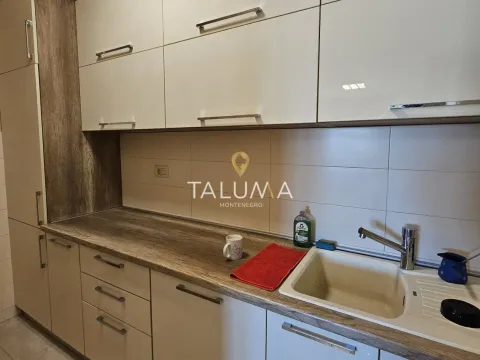 Prodaja, dvosoban stan, 68m², City Kvart, Podgorica - image 2