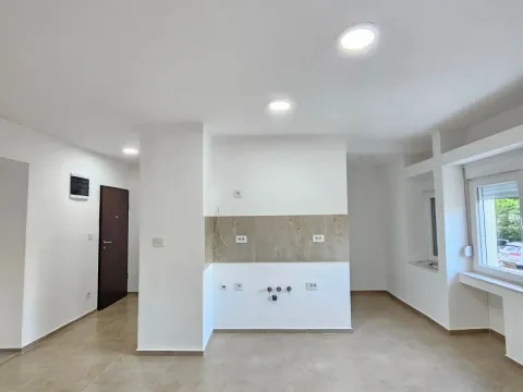 Prodaja, poslovni prostor, 58m², Preko Morače, Podgorica - image 2