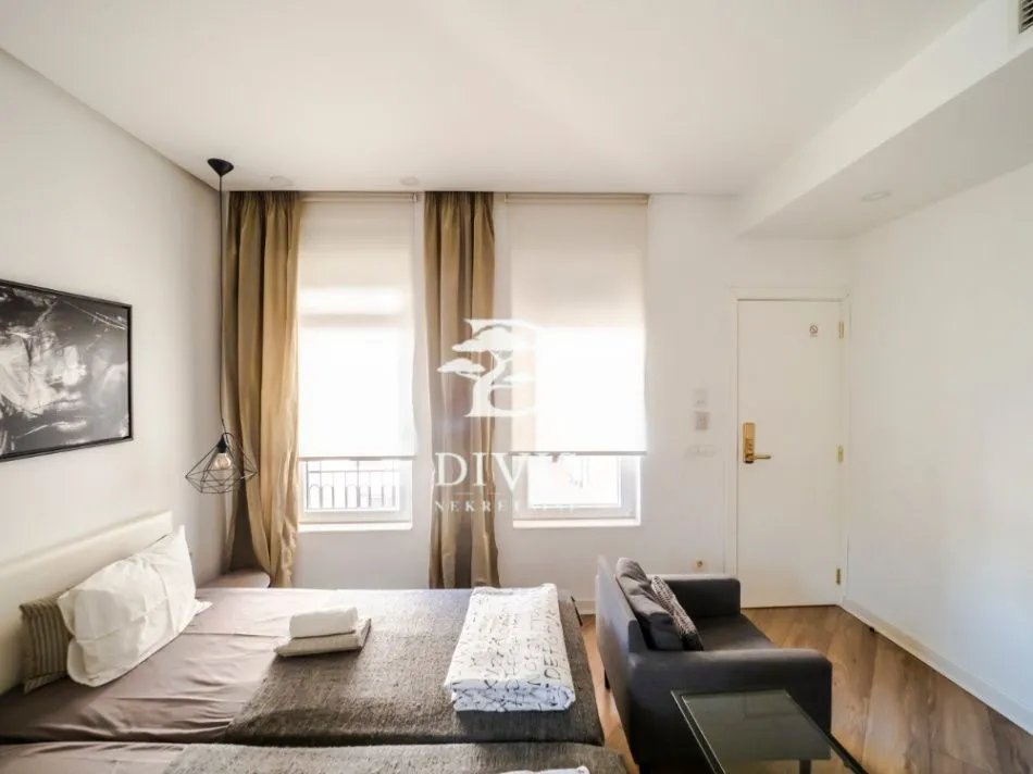 Sale, three bedroom apartment, 74m², Stari Grad, Beograd