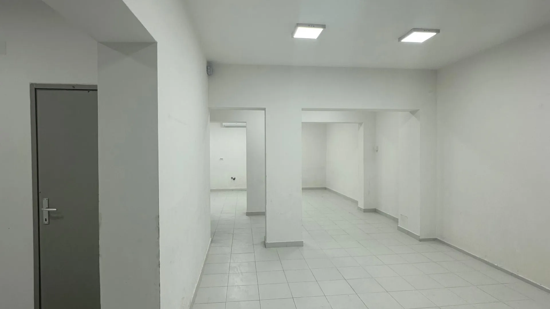 Rent, office space, 110m², Dumidran, Tivat