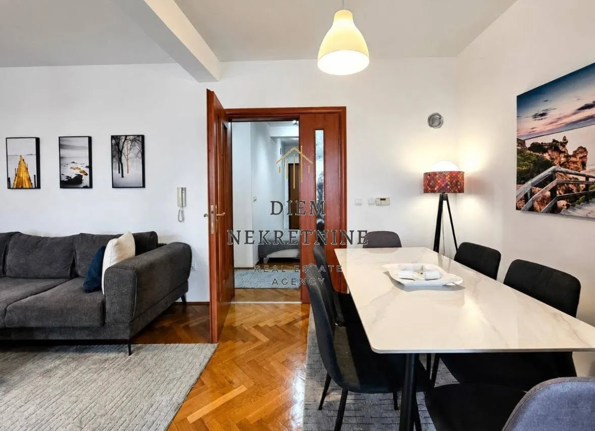Prodaja, dvosoban stan, 76m², Centar, Bar