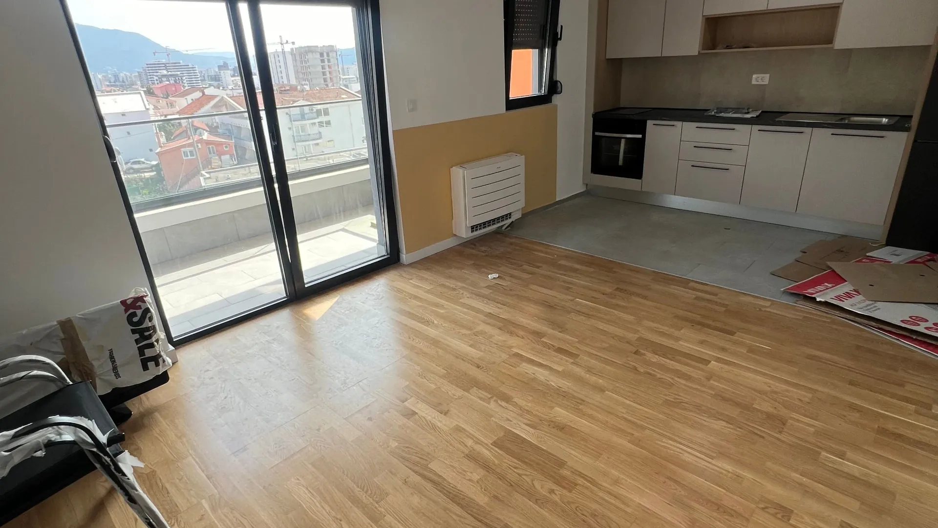 Izdavanje, dvosoban stan, 70m², Šušanj, Bar