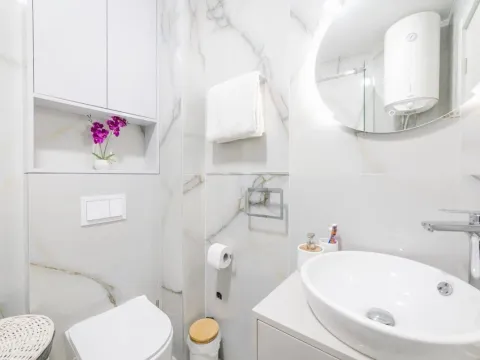 Rent, one bedroom apartment, 39m², Bečići, Budva - image 13