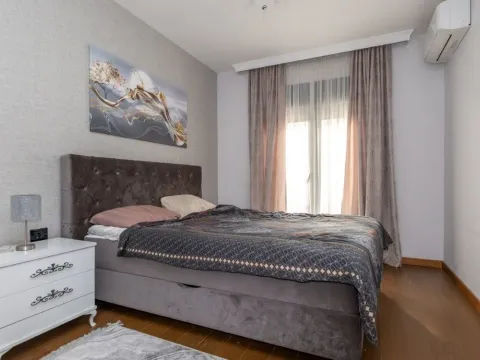 Izdavanje, trosoban stan, Ljubović, Podgorica - image 9