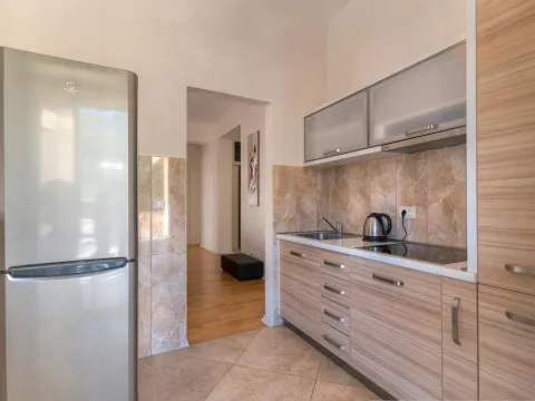 Sale, three bedroom apartment, 189m², Budva, Crna Gora - image 9