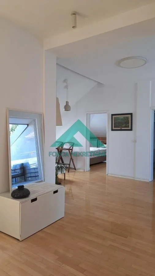 Izdavanje, četvorosoban stan, 110m², Savski Venac, Beograd