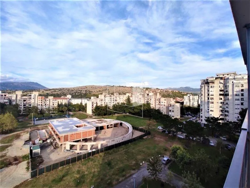 Izdavanje, jednosoban stan, 55m², Blok 6, Podgorica