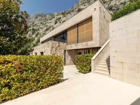 Prodaja, kuća, 526m², Orahovac, Kotor - image 32