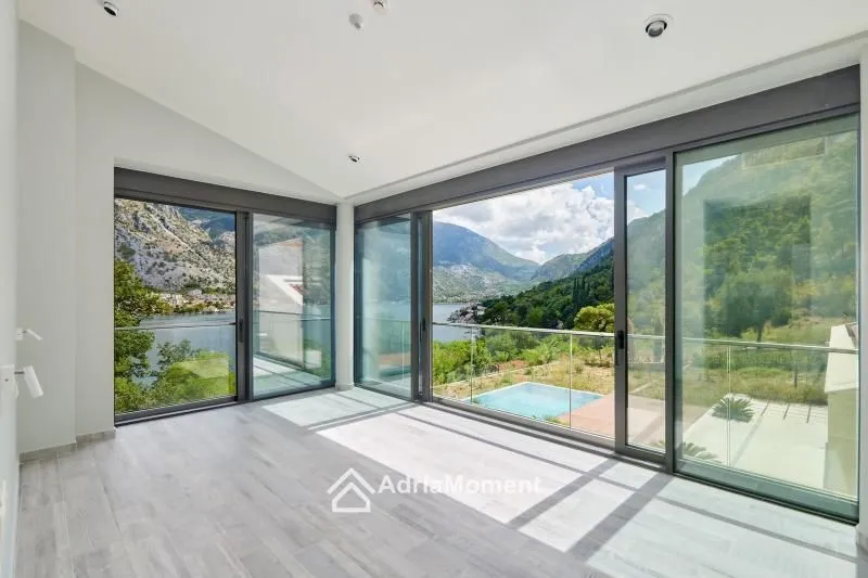Sale, house, 373m², Prčanj, Kotor