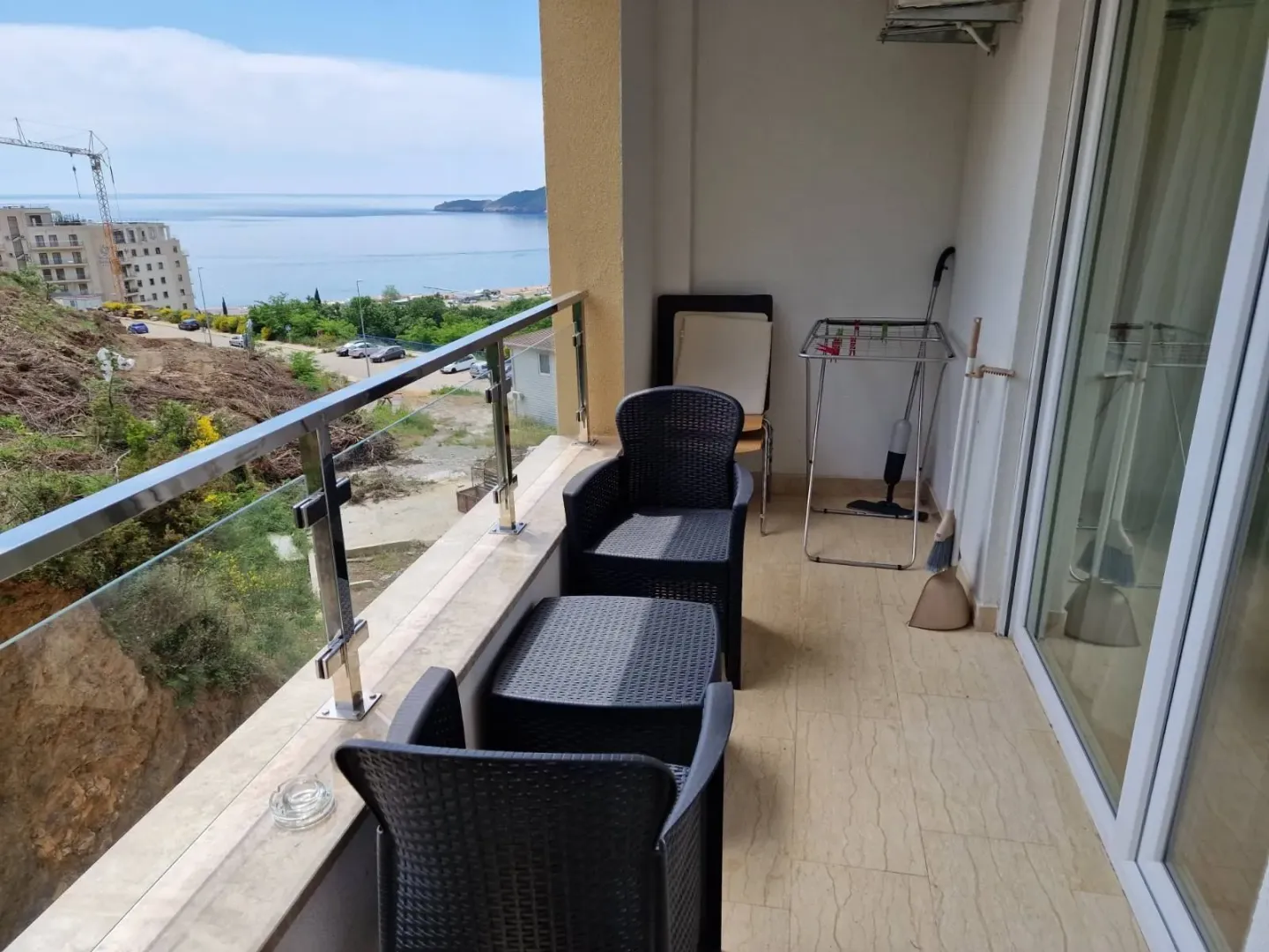 Izdavanje, jednosoban stan, 44m², Bečići, Budva