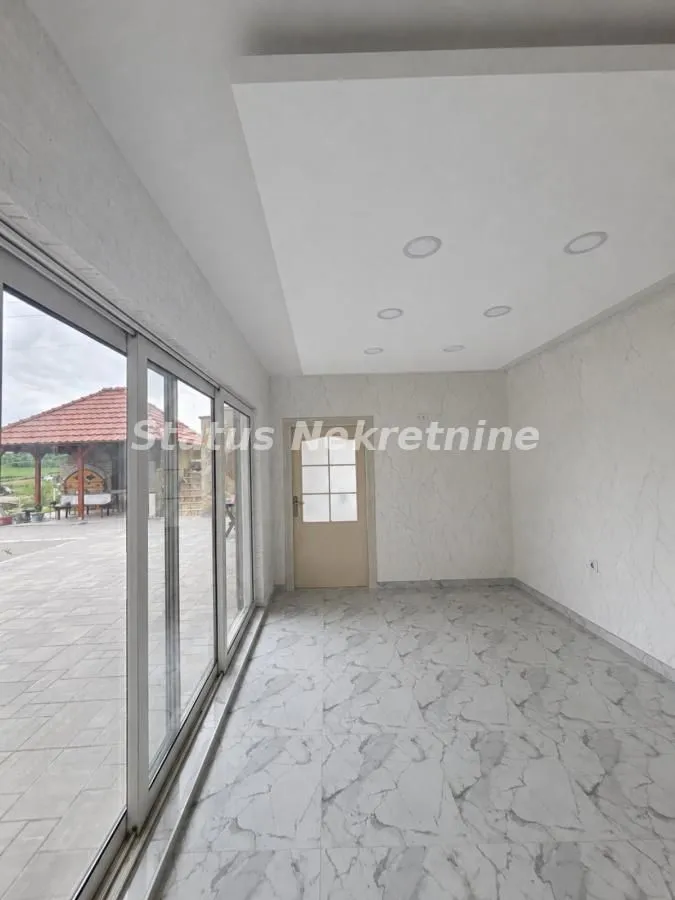 Izdavanje, kuća, 200m², Petrovaradin, Novi Sad