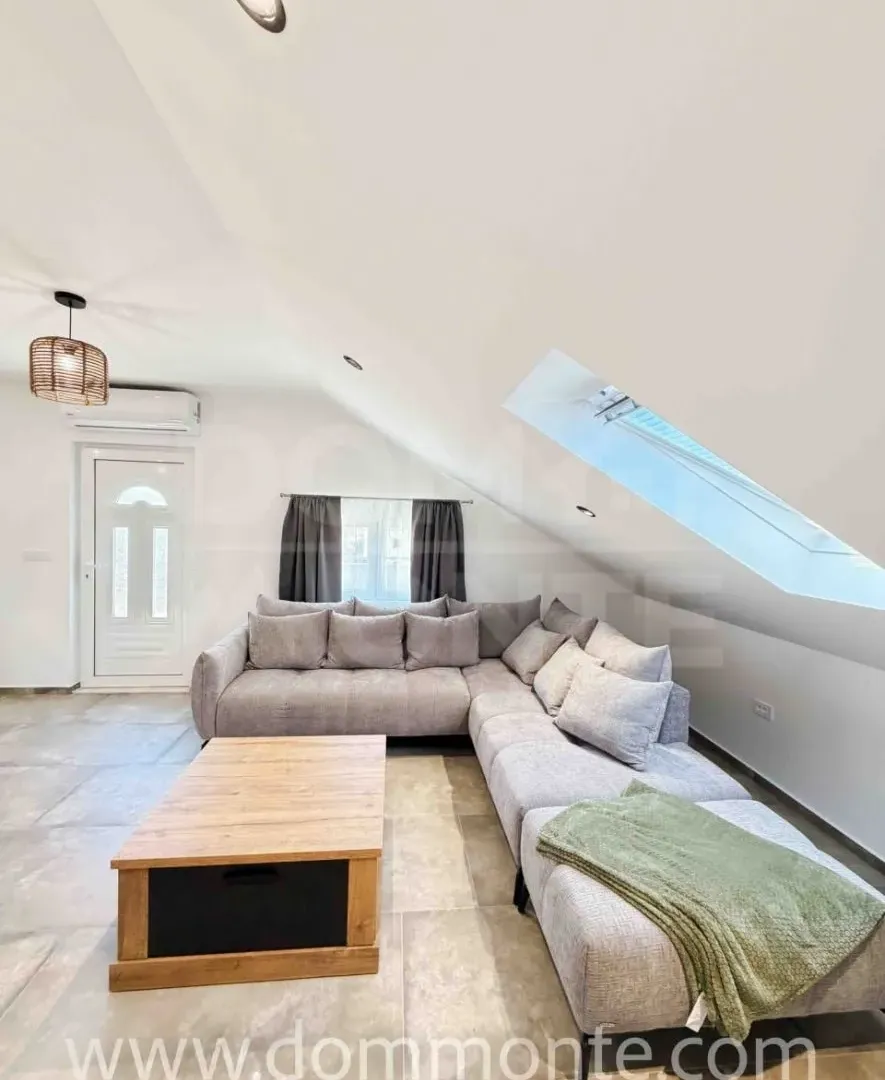 Rent, two bedroom apartment, 80m², Tivat, Crna Gora