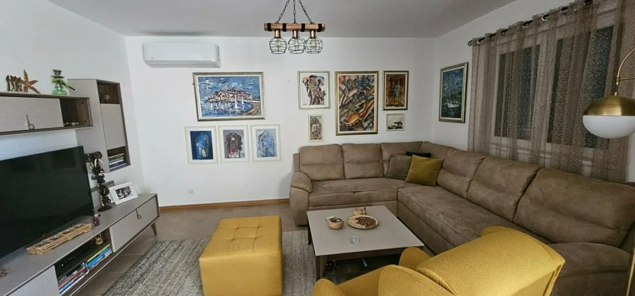 Sale, two bedroom apartment, 80m², Bečići, Budva