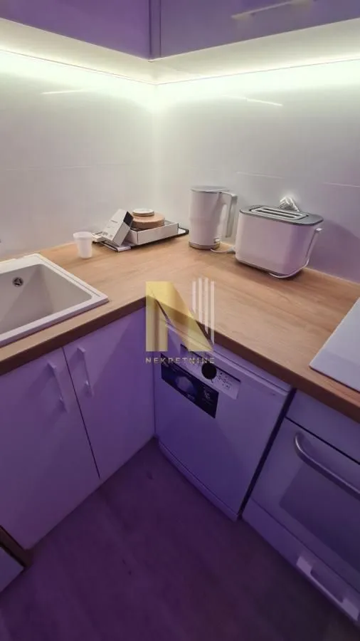 Izdavanje, dvosoban stan, 45m², Bulevar Oslobodjenja, Novi Sad Sve Podlokacije