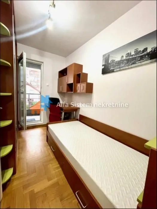 Izdavanje, trosoban stan, 65m², Zvezdara Sve Podlokacije, Beograd