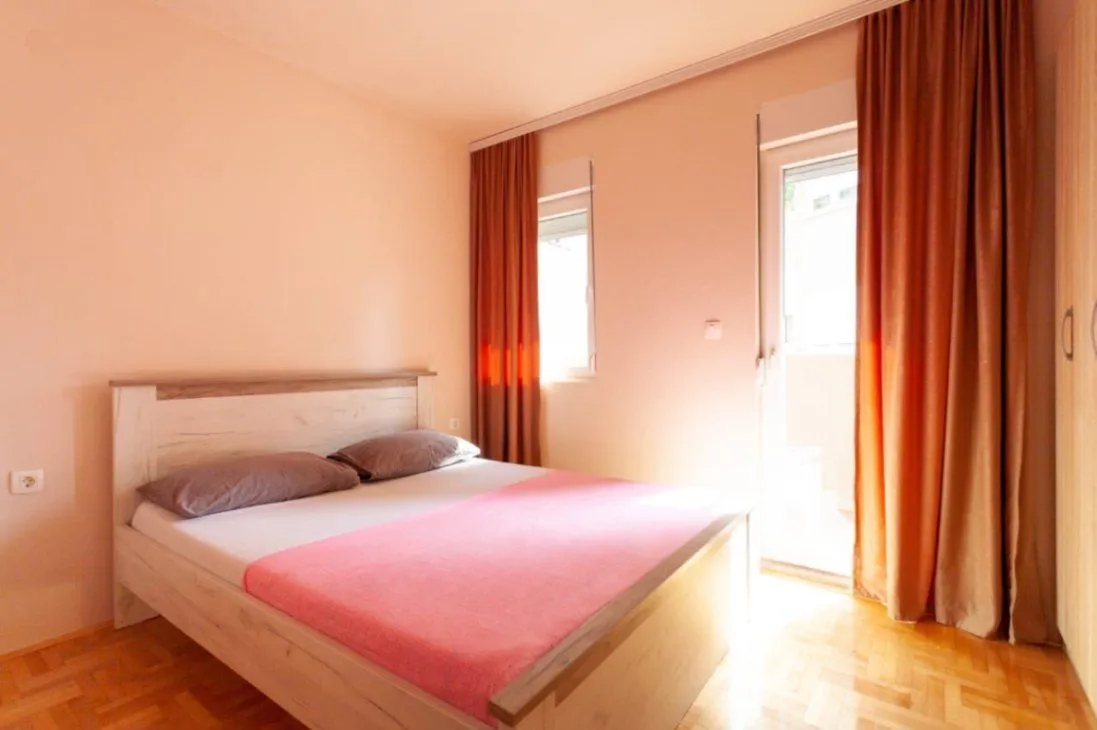 Izdavanje, dvosoban stan, 55m², Ljubović, Podgorica