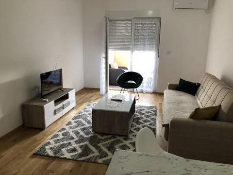 Izdavanje, jednosoban stan, 50m², Tuški Put, Podgorica - image 7