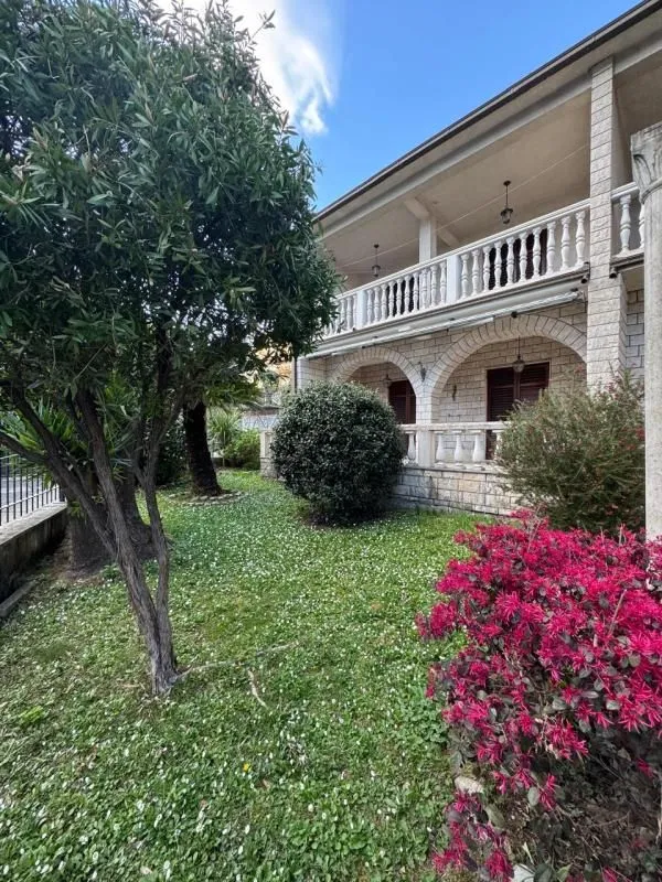 Prodaja, kuća, 250m², Igalo, Herceg Novi