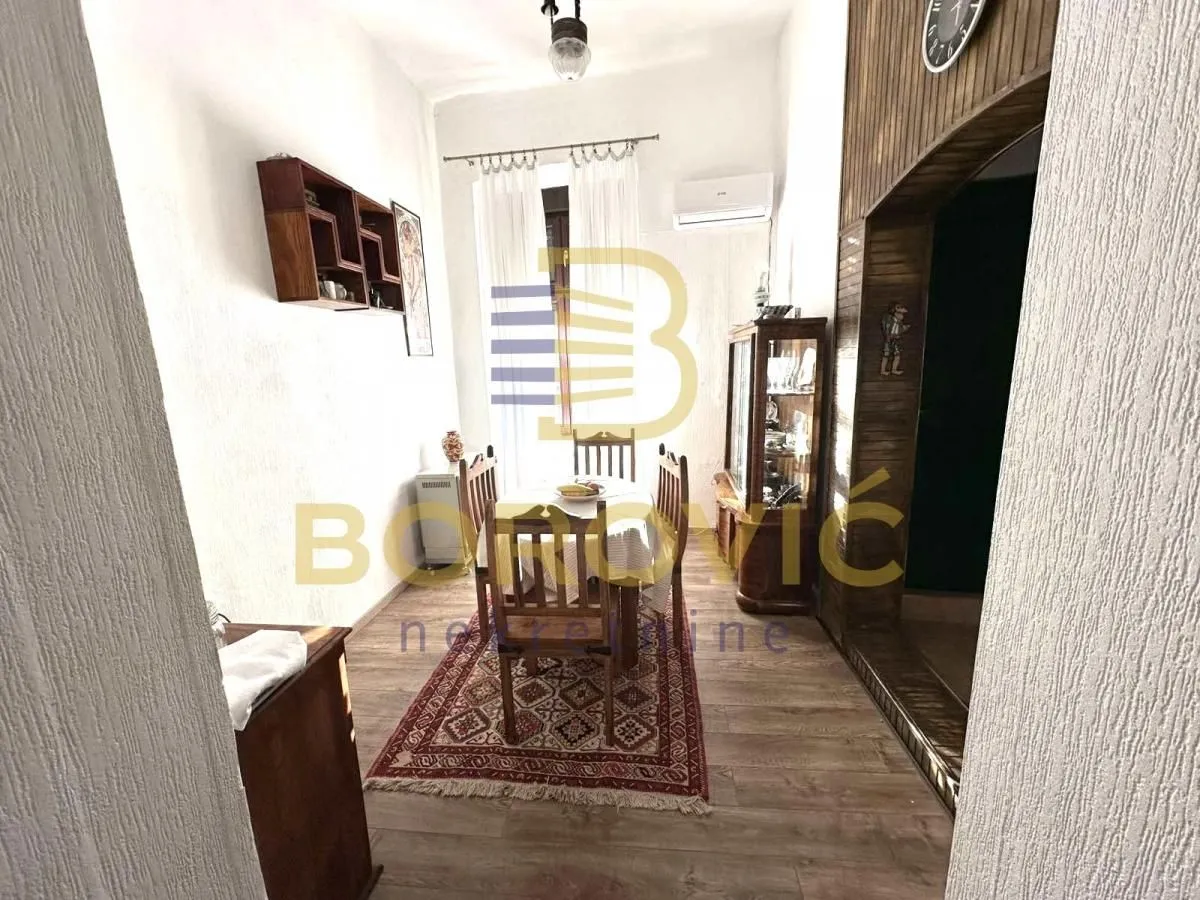 Prodaja, četvorosoban stan, 107m², Vračar Sve Podlokacije, Beograd
