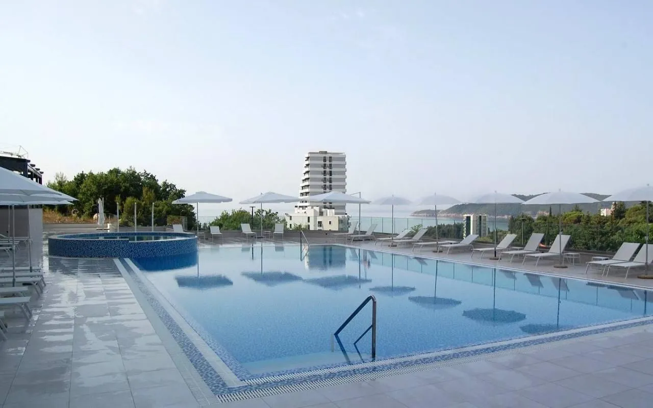 Rent, one bedroom apartment, 50m², Bečići, Budva