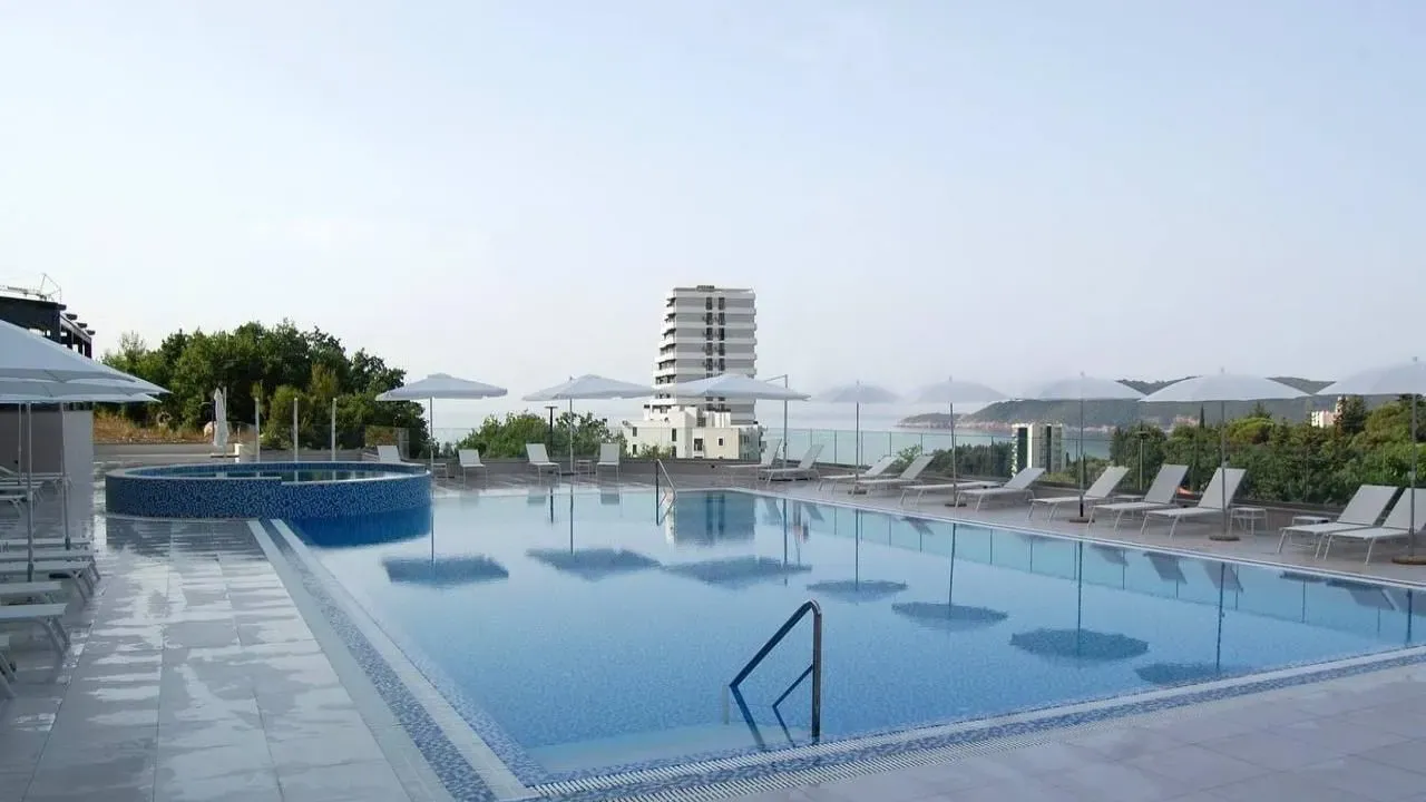 Rent, one bedroom apartment, 50m², Bečići, Budva