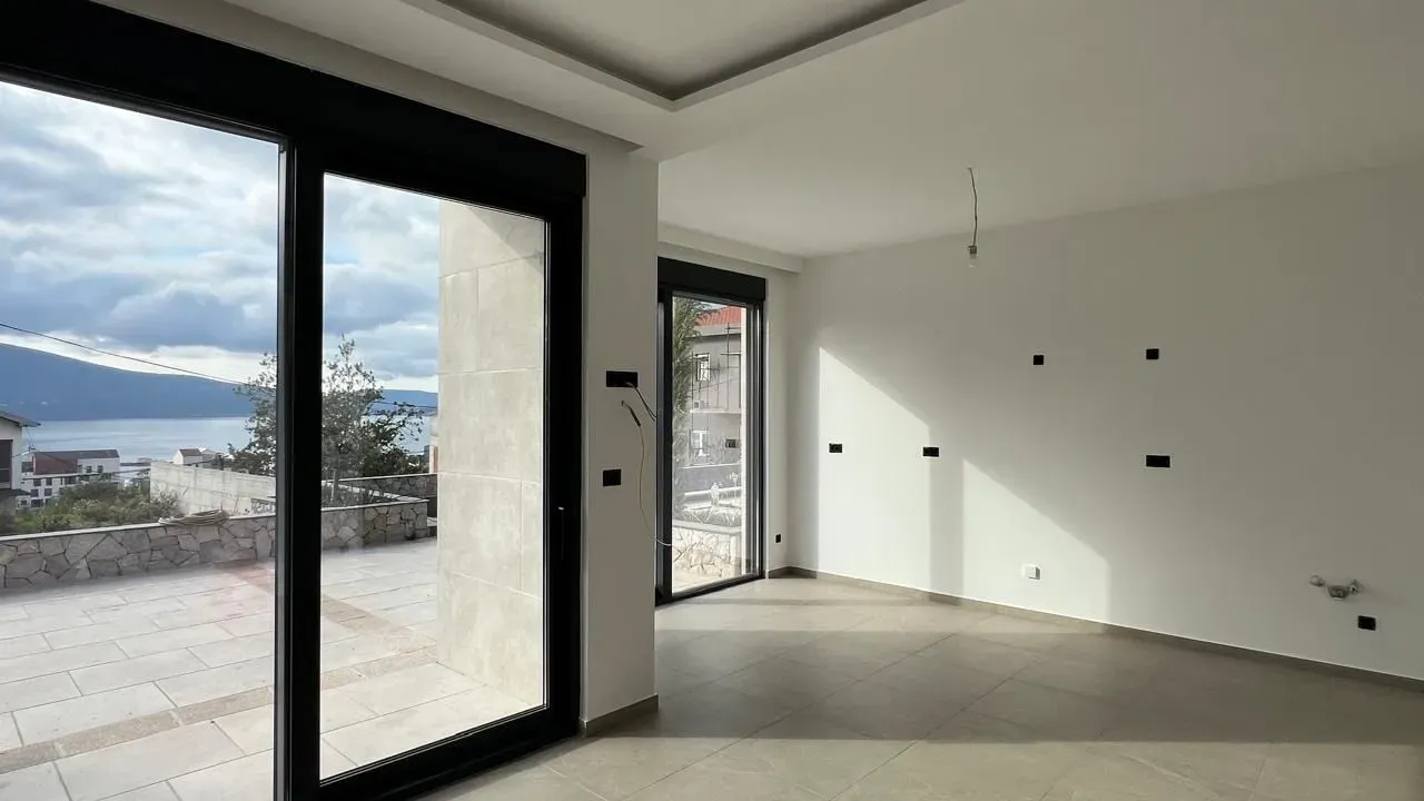 Sale, four bedroom apartment, 124m², Tivat, Crna Gora