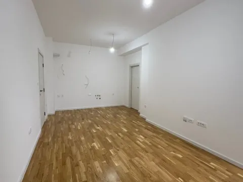 Rent, office space, 278m², Stari Aerodrom, Podgorica - image 4