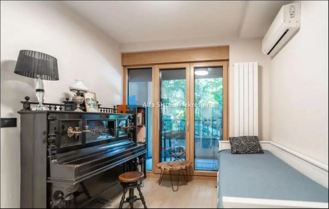 Rent, four bedroom apartment, 103m², Stari Grad, Beograd